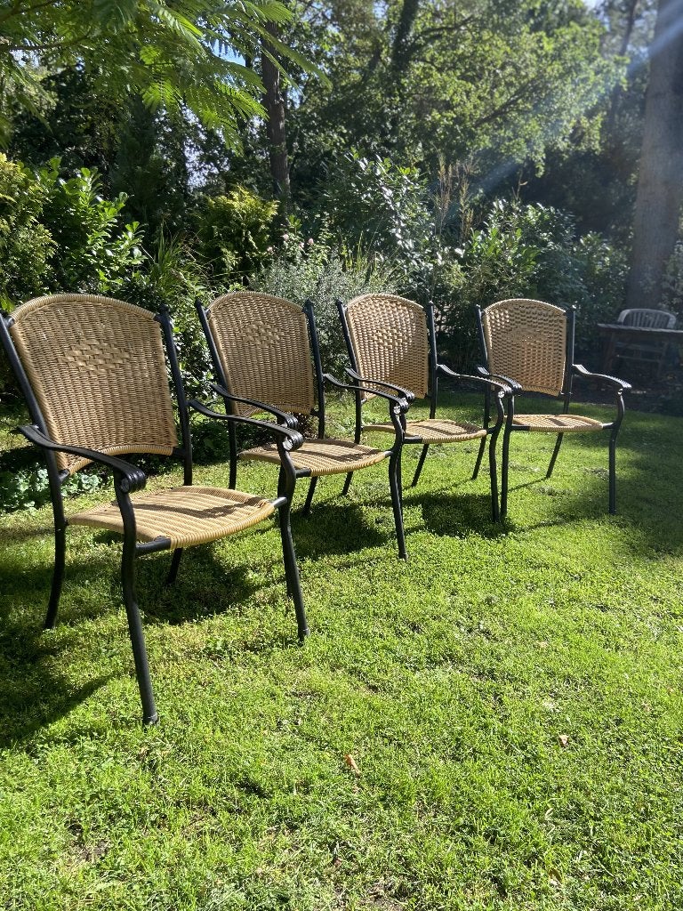 Set van 4 tuinstoelen – lichtgewicht & weerbestendig, Ophalen, Zo goed als nieuw, Aluminium, Stapelbaar