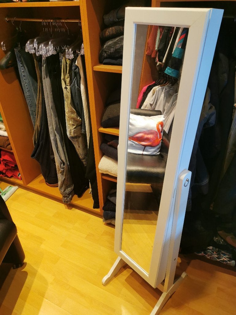 Armoire à bijoux, armoire à miroir, Enlèvement