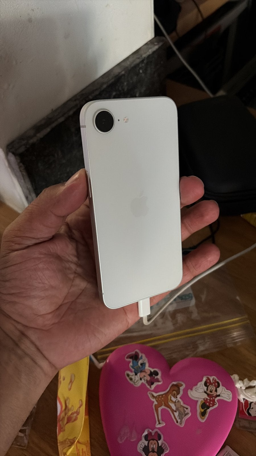 Iphone 16e 128 giga blanc etat neuf, Télécoms, Téléphonie mobile | Apple iPhone, Enlèvement, Comme neuf, Blanc, IPhone 16e