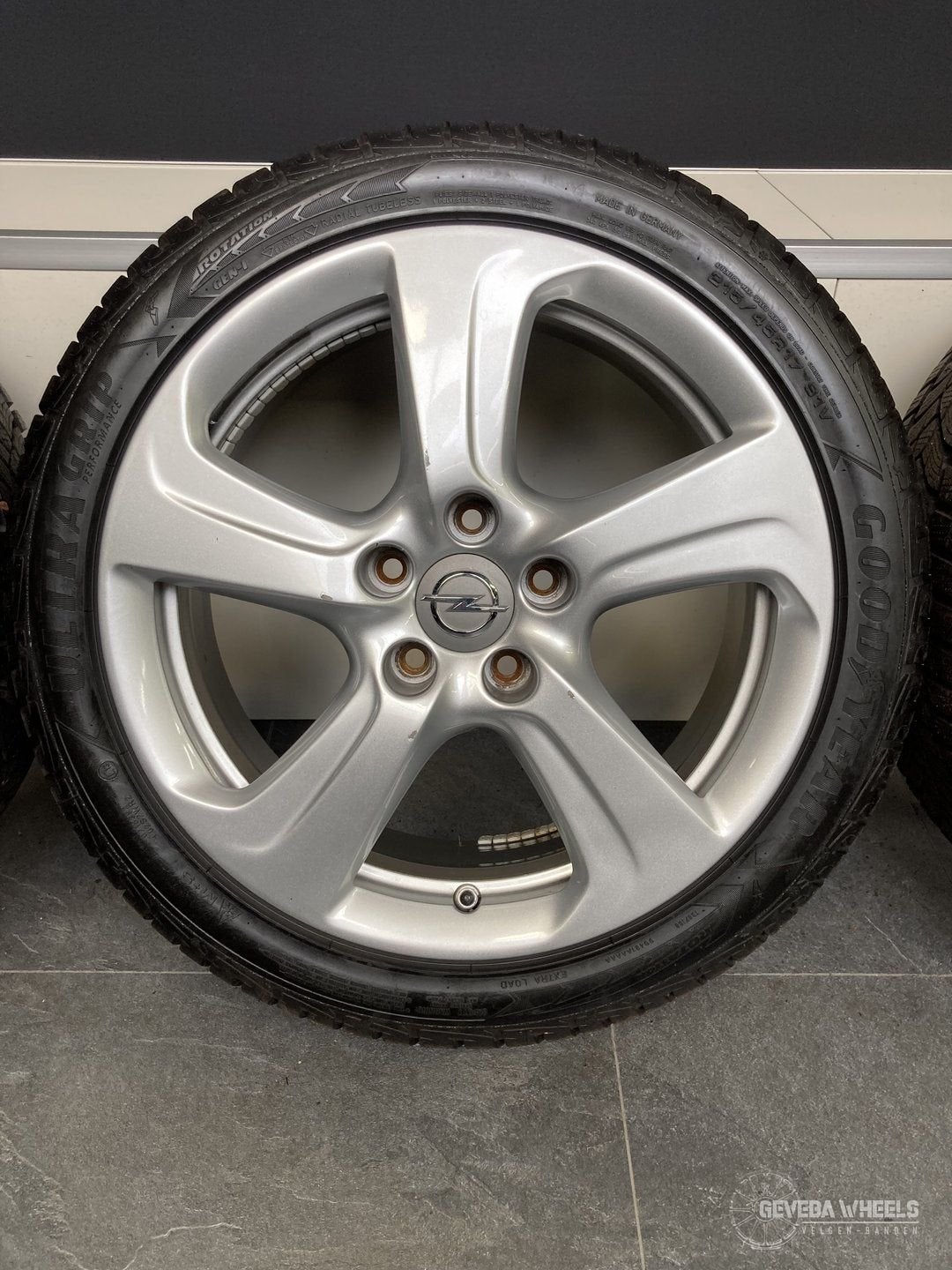 17” originele Opel Adam Corsa D velgen + winterbanden 5x110, Auto-onderdelen, -, -, Banden en Velgen, 17 inch