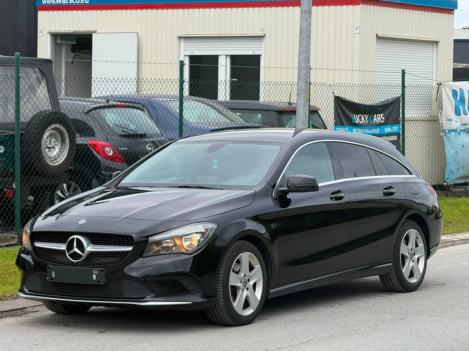 Prachtige mercedes cla 180 diesel euro6b in zeer goedestaat, Auto's, Lane Keeping Assist, Zwart, 4 cilinders, Zwart