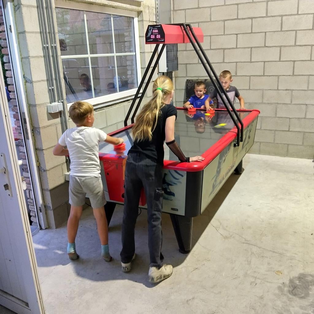 Air hockey