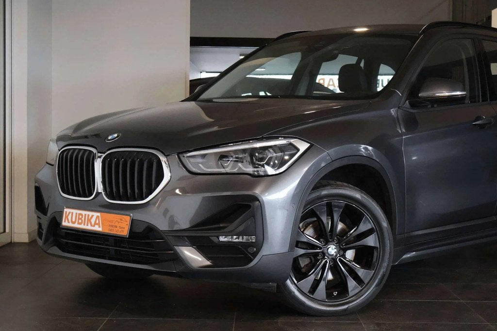 BMW X1 X1 1.5iA sDrive18 LED Camera Navi Cruise Garantie *, Argent ou Gris, Achat, Euro 6, Entreprise