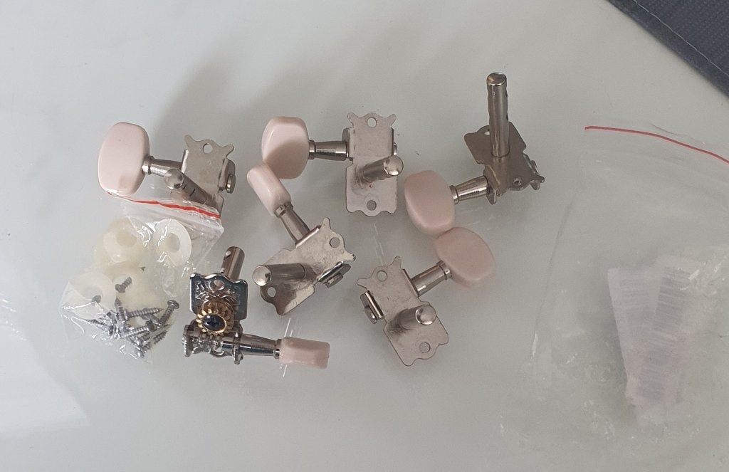 Set van 6 stemmechanieken voor akoestische gitaar (3L / 3R), Musique & Instruments, Enlèvement ou Envoi, Neuf, Autres instruments