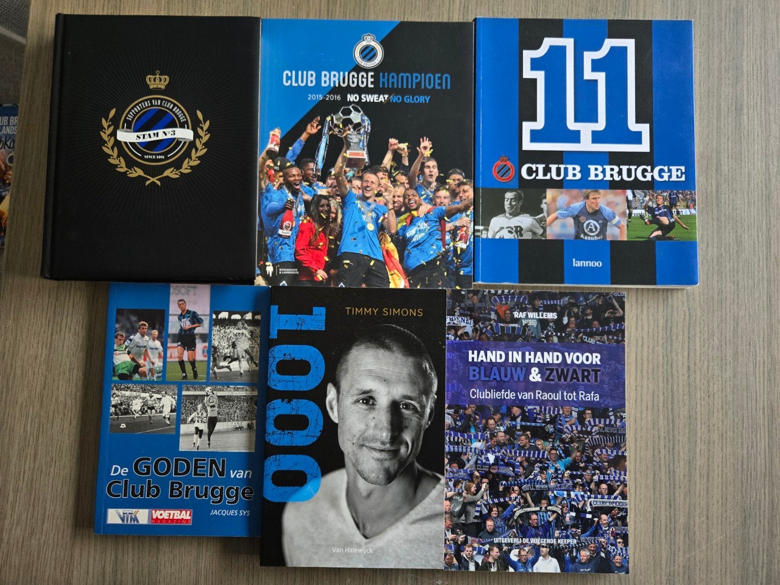 Boeken Club Brugge, Ophalen