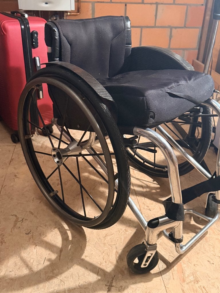 Rolstoel RGK TIGA, Diversen, Rolstoelen, Ophalen, Zo goed als nieuw, Handbewogen rolstoel