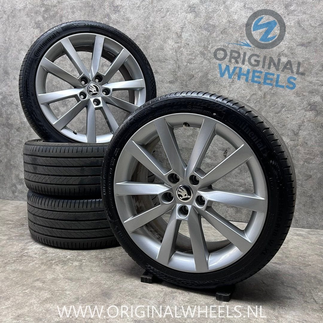 18 inch originele velgen + zomerbanden Skoda Octavia, Autos : Pièces & Accessoires, Pneus et Jantes, Véhicule de tourisme, -, 18 pouces