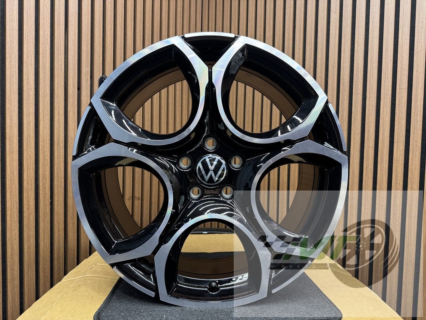 1x 19" Vw Golf 8 GTI Queenstown 5H0601025AT velg OEM, 19 inch, -, -, Nieuw