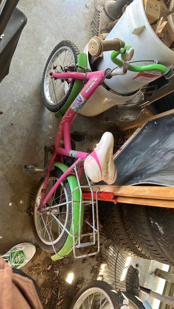 Kleine Fiets amika zonder steunwieltjes, Ophalen, Gebruikt, Minder dan 16 inch