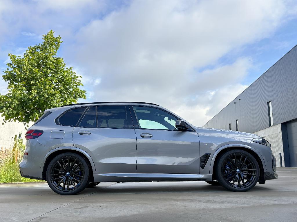BMW X5 xdrive 50e Mpack  Skyscraping seduction on wheels, Automaat, Leder, 5 zetels, Hybride Elektrisch/Benzine