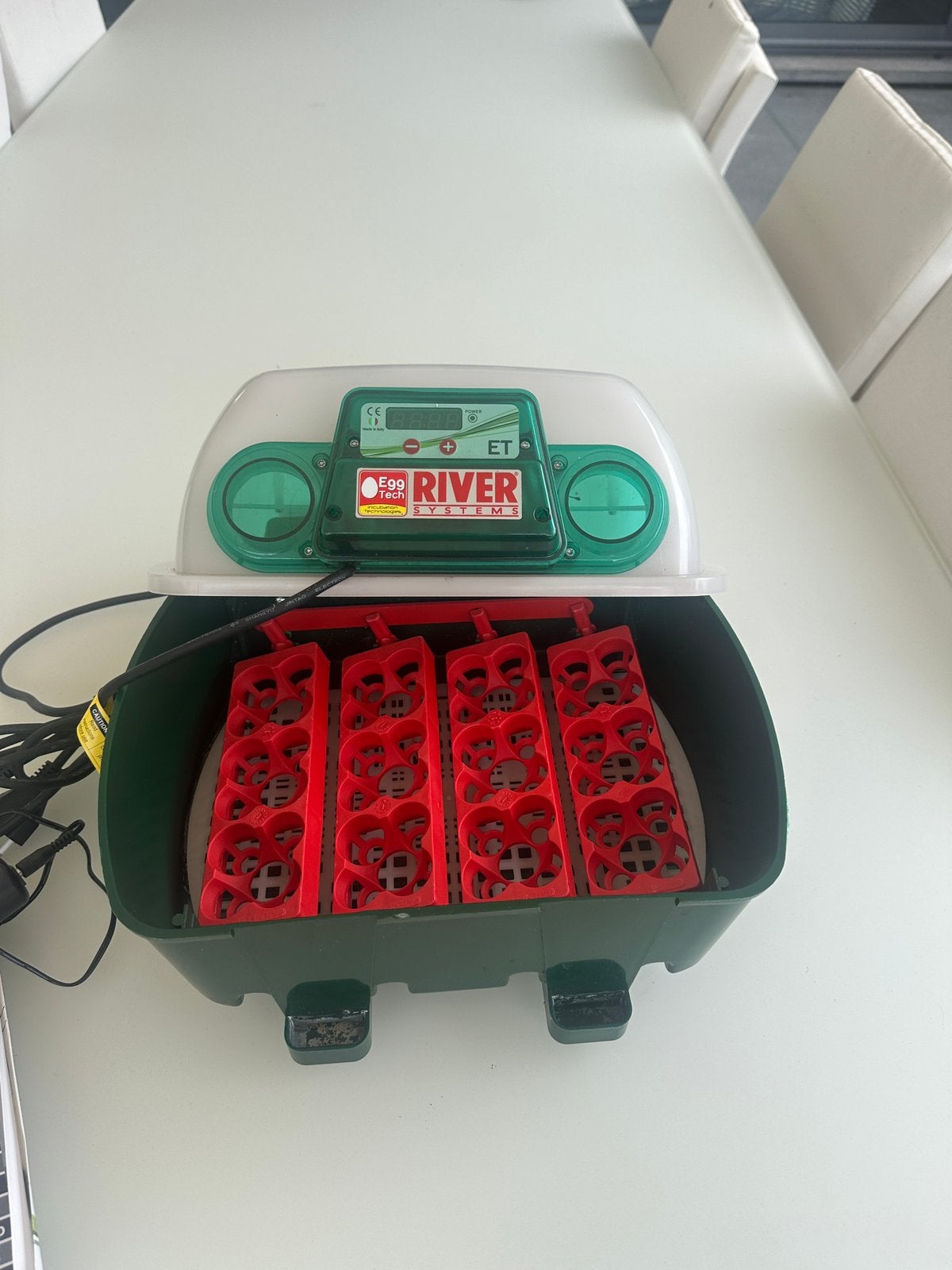 Broedmachine river met schouwlamp, Dieren en Toebehoren, Pluimvee | Toebehoren, Ophalen, Zo goed als nieuw, Broedmachine