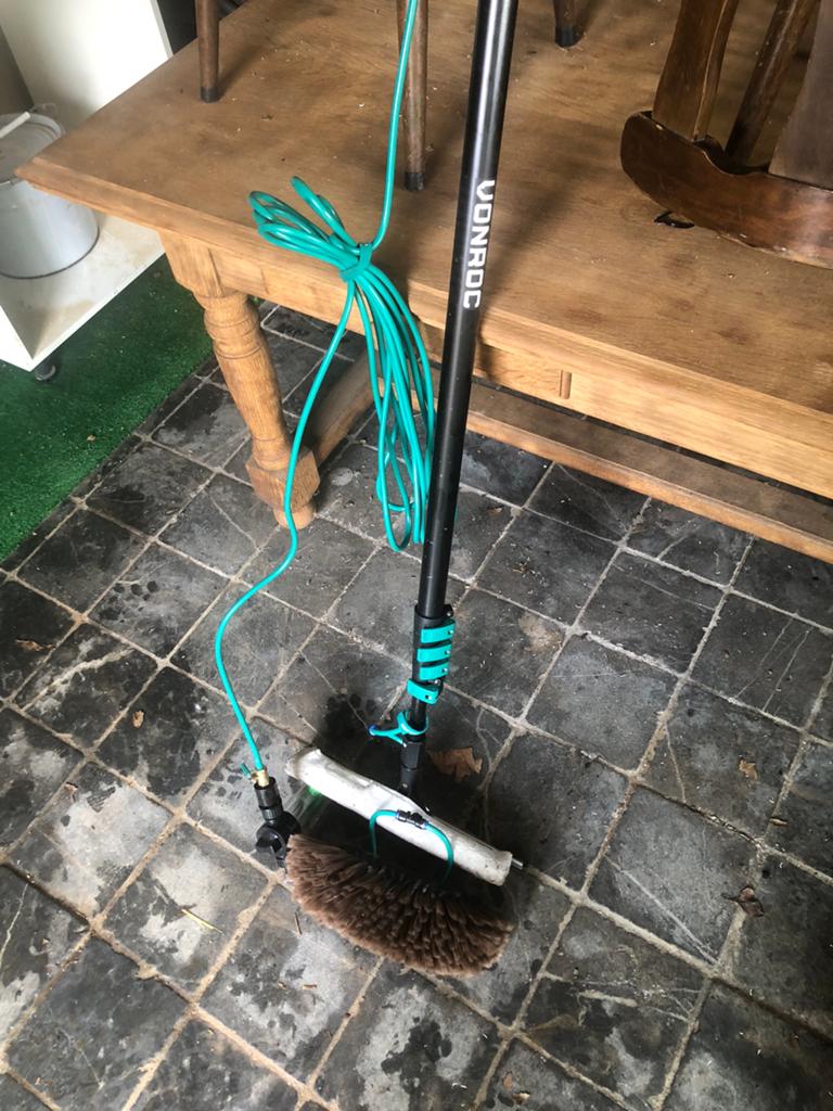 Vonroc telescopische raamwasser, Ophalen