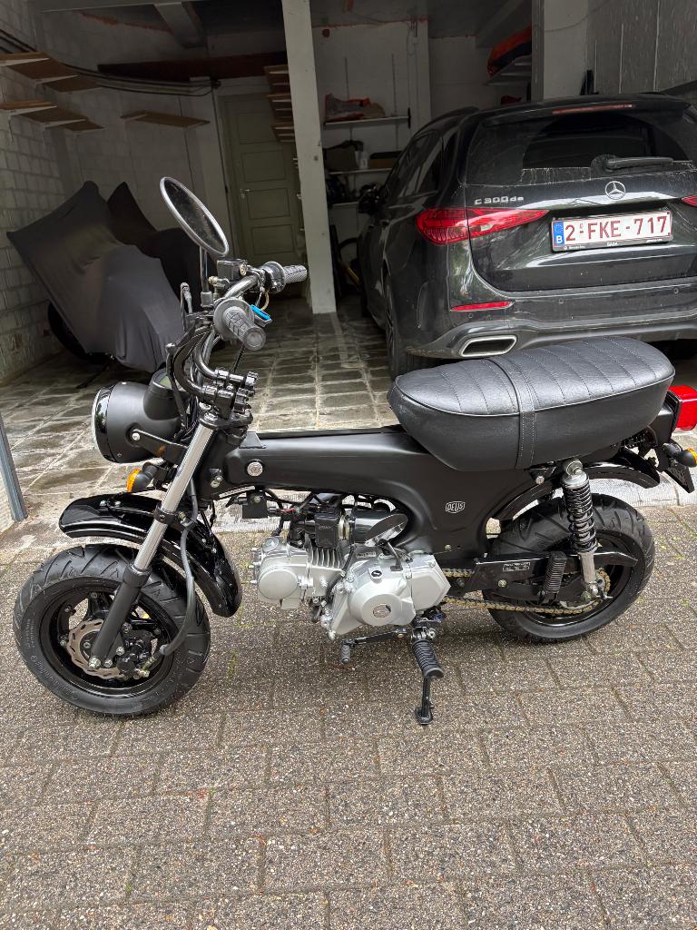 Bluroc Dax 50 état proche neuf, Collections, Enlèvement, Comme neuf, Motos