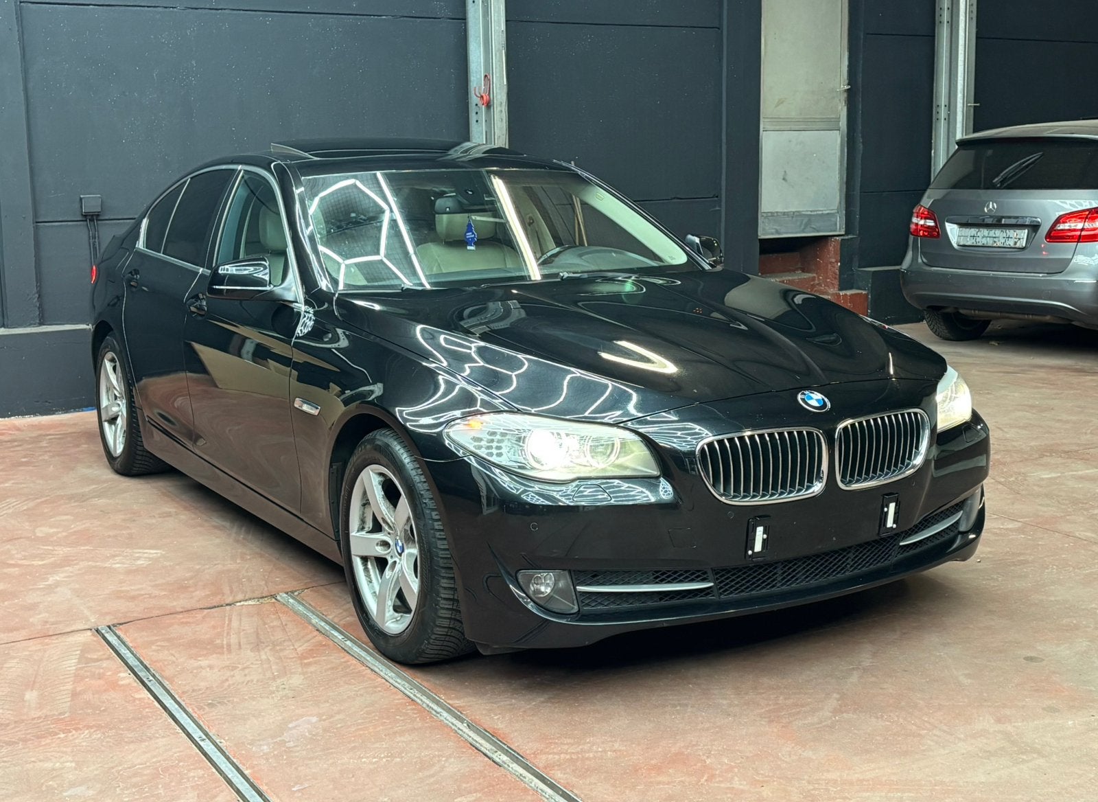 BMW 523i, Auto's, Automaat, Dealer onderhouden, Achterwielaandrijving, Beige
