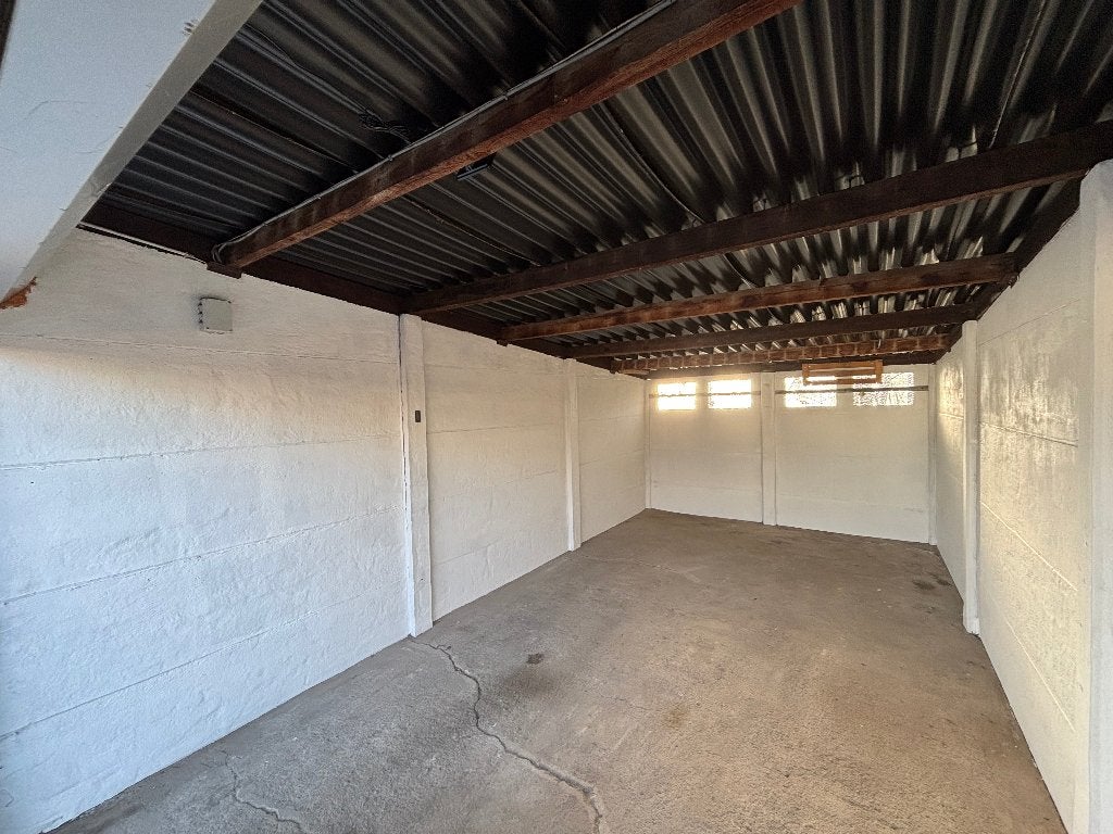 Grand garage 22m2 à louer Trazegnies (Lieu sécurisé), Immo, Garages en Parkeerplaatsen, Charleroi