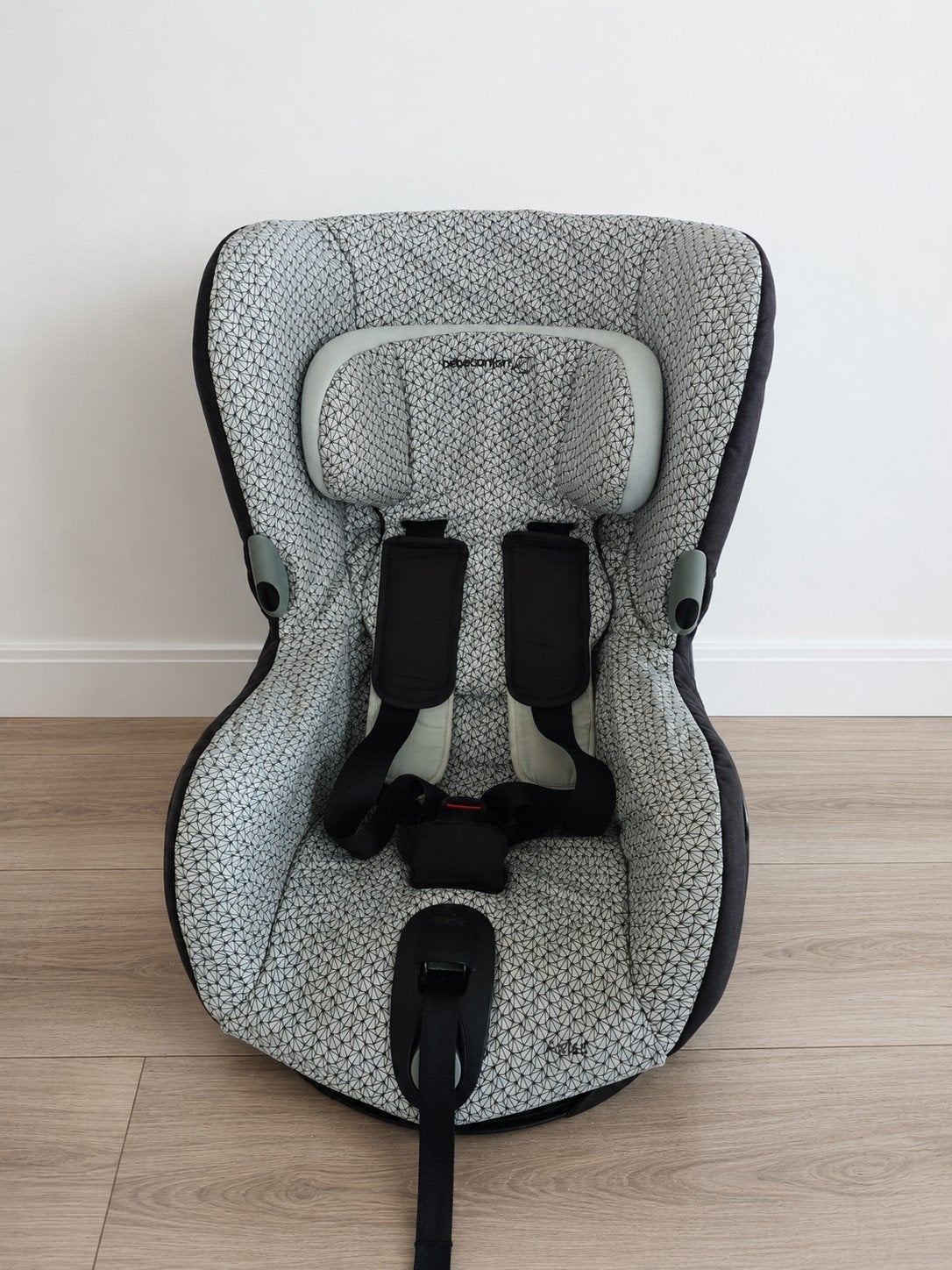 Bébé Confort Axiss Autostoel (90 Draaibaar)

Kleur: Graphic, Kinderen en Baby's, Autostoeltjes, Ophalen