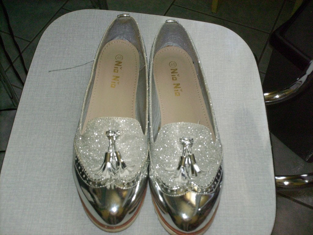 a vendre chaussure dame, Chaussures de marche, Gris, Enlèvement ou Envoi, Comme neuf