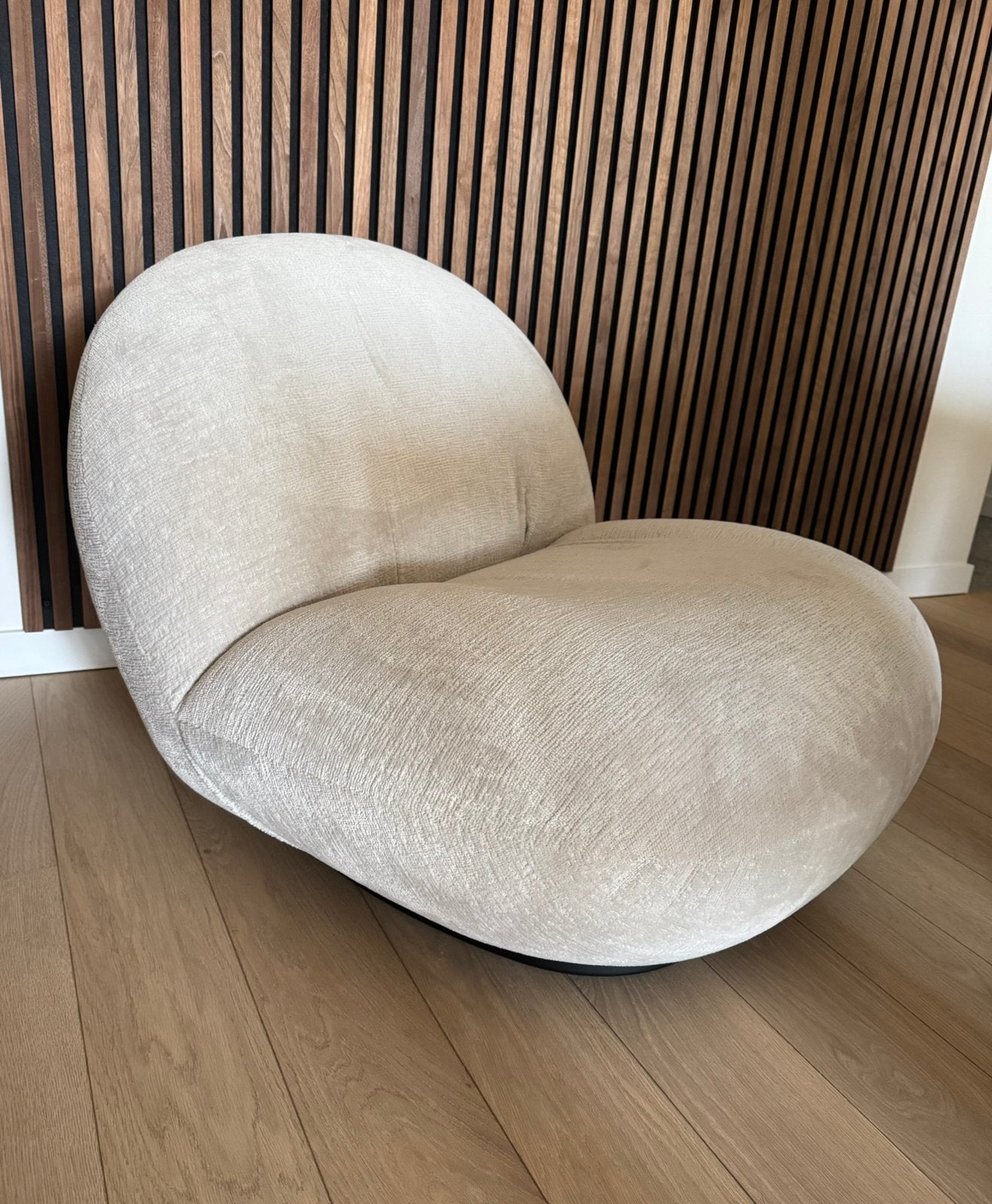 Gubi Pacha fauteuil in luxe Chenille stof, Huis en Inrichting, Fauteuils, Ophalen, Zo goed als nieuw, Stof