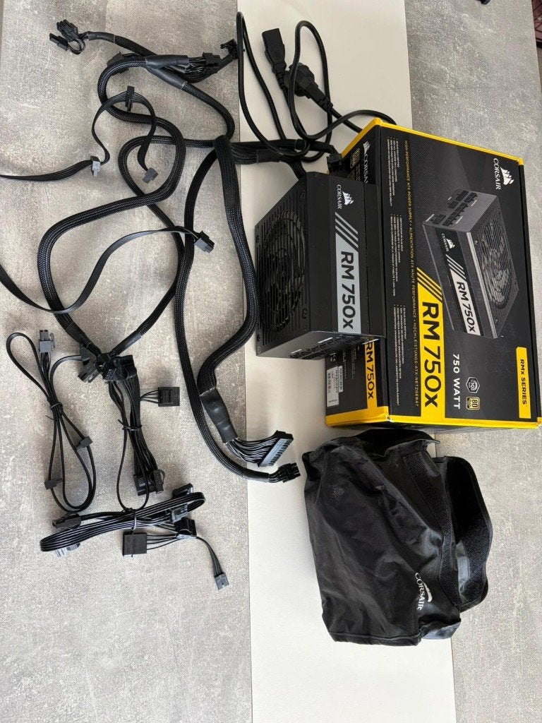 Corsair RM750x (80 Plus Gold, 750 Watt, EU), Computers en Software, Interne voedingen, Ophalen of Verzenden, Gebruikt