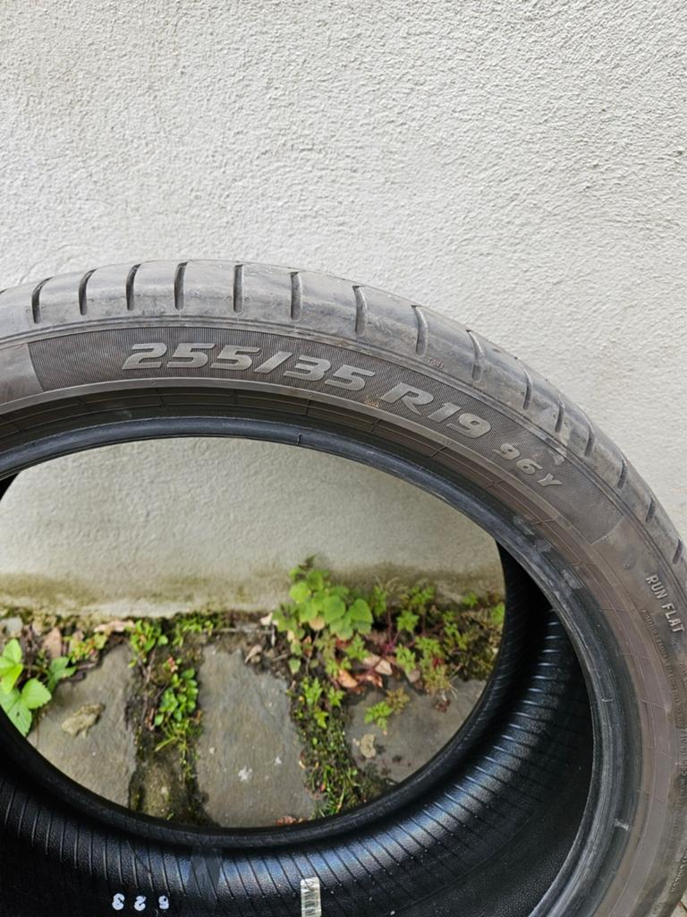2 pneus 255 35 19 Pirelli Pzero Runflat * 6mm
Homologué BMW, Autos : Pièces & Accessoires, Pneus & Jantes, Pneu(s)