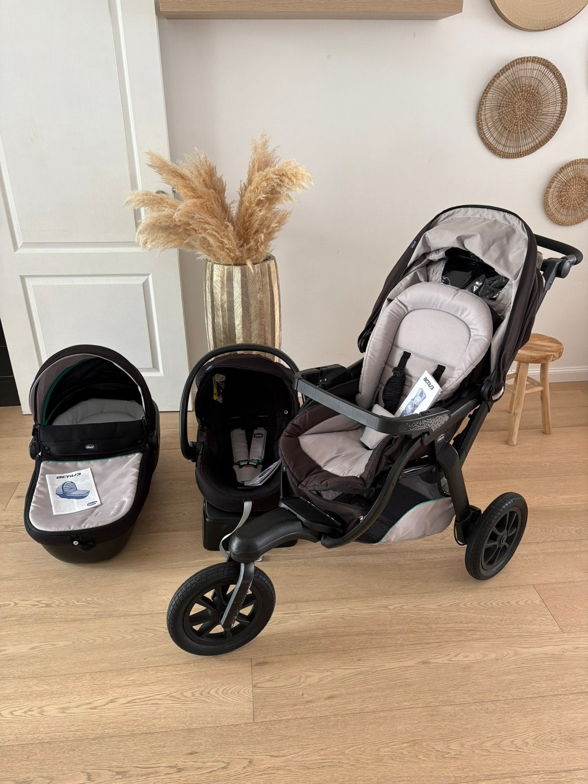 Poussette trio Chicco Activ3 + mode d'emploi en super état !, Enfants & Bébés, Autres marques, Poussette combi, Avec nacelle, Enlèvement