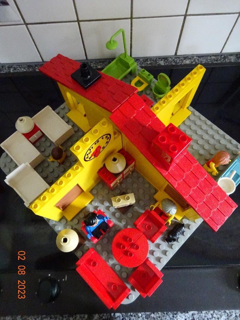 duplo 2770 speelhuis met gele muren, opengaande deuren...., Kinderen en Baby's, Speelgoed | Duplo en Lego, Duplo, Ophalen of Verzenden