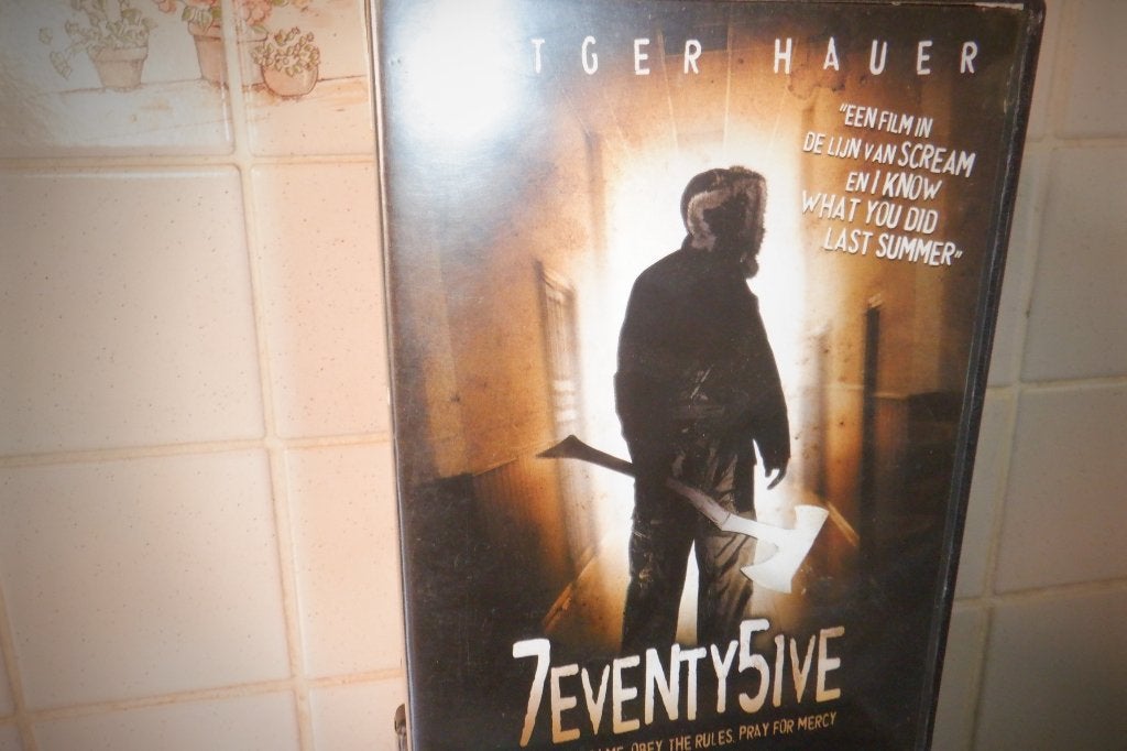 DVD 7eventy5ive.(Rutger Hauer), CD & DVD, DVD | Horreur, Enlèvement ou Envoi, Anglais, Slasher, À partir de 16 ans