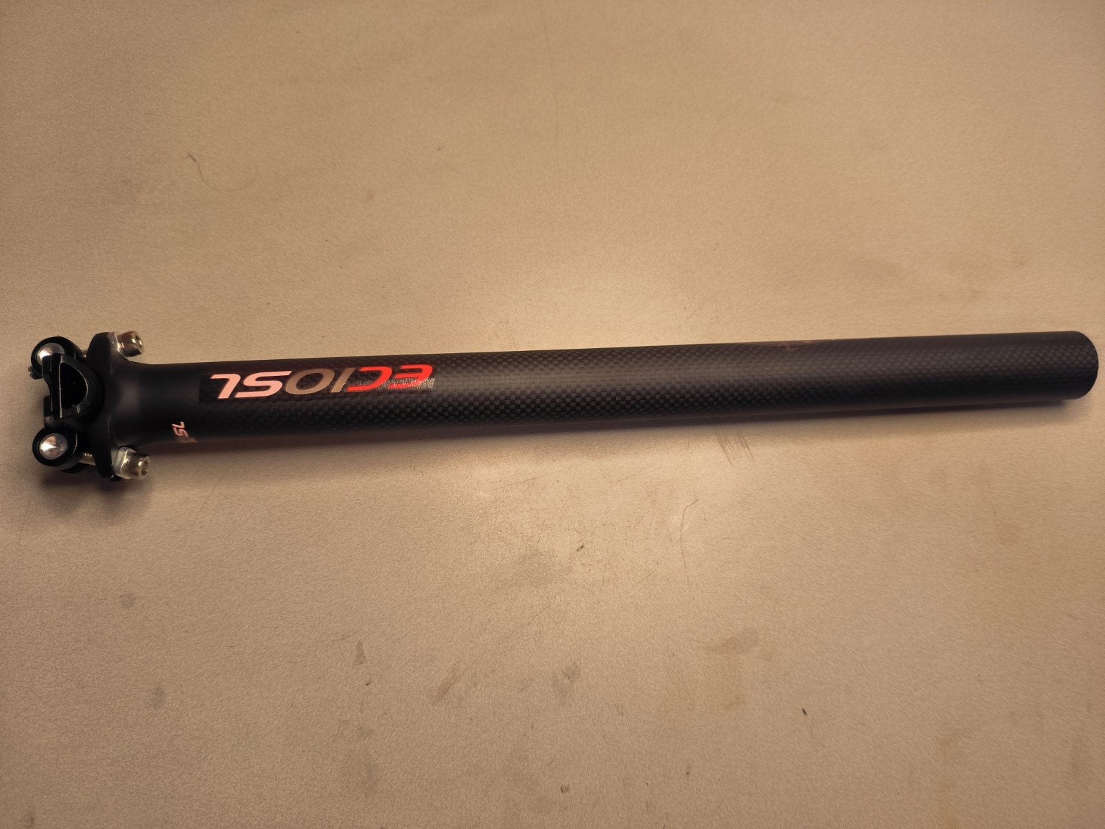 tige de selle en carbone, Vélos & Vélomoteurs, Neuf, Enlèvement ou Envoi, Autres types, Mountainbike