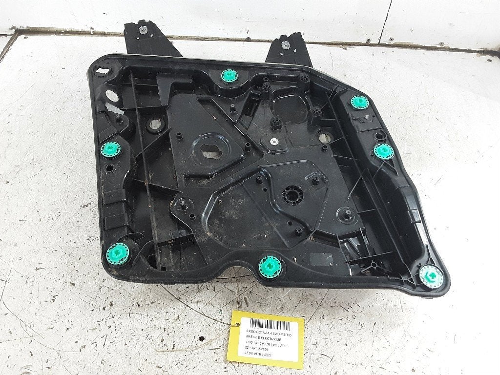 VITRE MECANISME AVANT GAUCHE Skoda Octavia Combi (NXAC), Utilisé, Info@skoda-auto.de, Skoda, Max-Planck-Straße  3-5
64331  Weiterstadt, DE