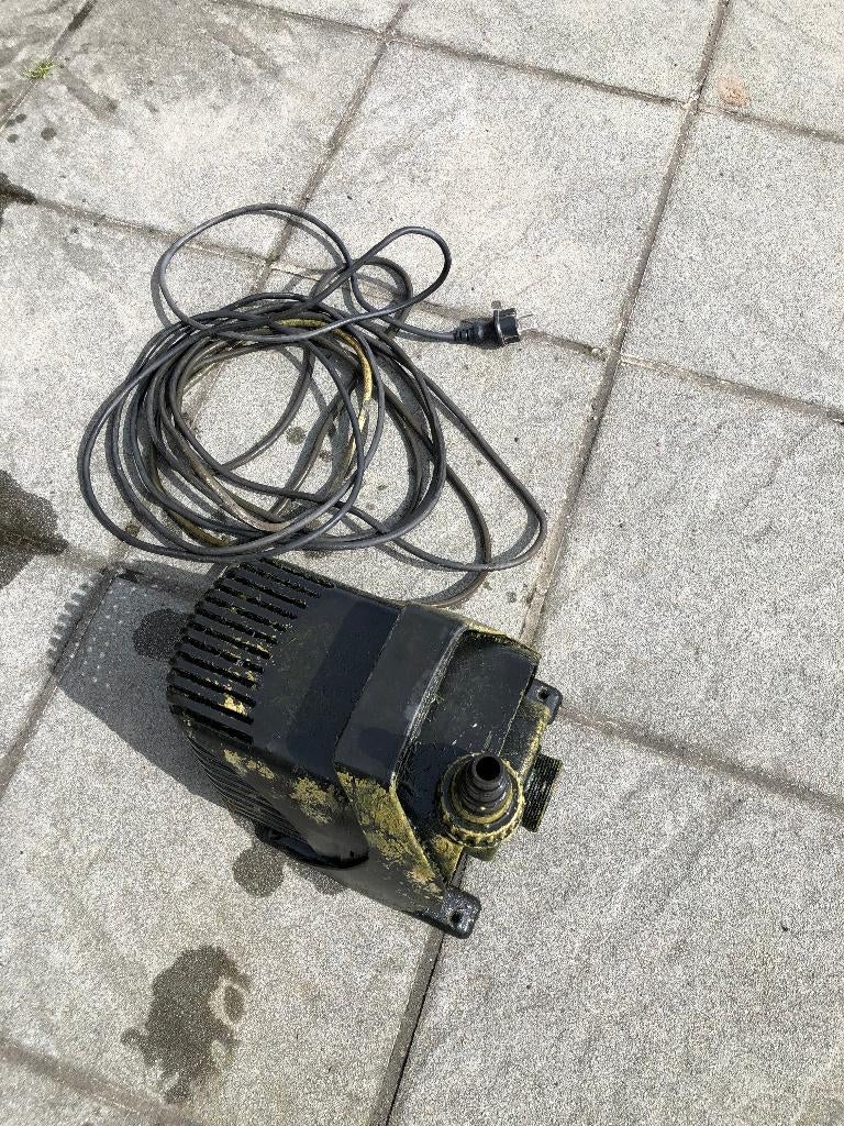 Krachtige waterpomp, Tuin en Terras, Ophalen, Gebruikt, Elektrisch, Dompelpomp