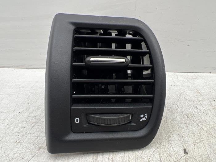 Grille aération tableau de bord d'un Skoda Fabia, -, 3 mois de garantie, Utilisé, Skoda