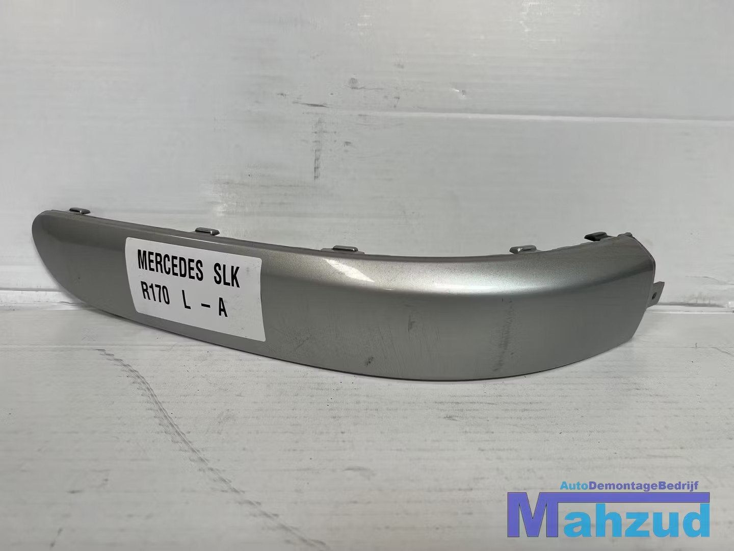 MERCEDES SLK R170 zilver Links achter bumper strip A17088505, Gebruikt, Mercedes-Benz AG, Mercedes-Benz, Mercedesstrasse 120
70372  Stuttgart, DE