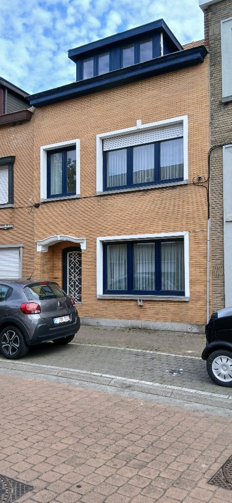 Ruim centraal gelegen keurige rijwoning met tuin Oostende, Immo, 200 tot 500 m², 440 kWh/jaar, 5 kamers, Tussenwoning