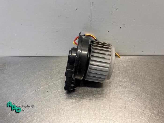 Moteur de ventilation chauffage d'un Mitsubishi Space Star (, -, 3 mois de garantie, Utilisé, Mitsubishi