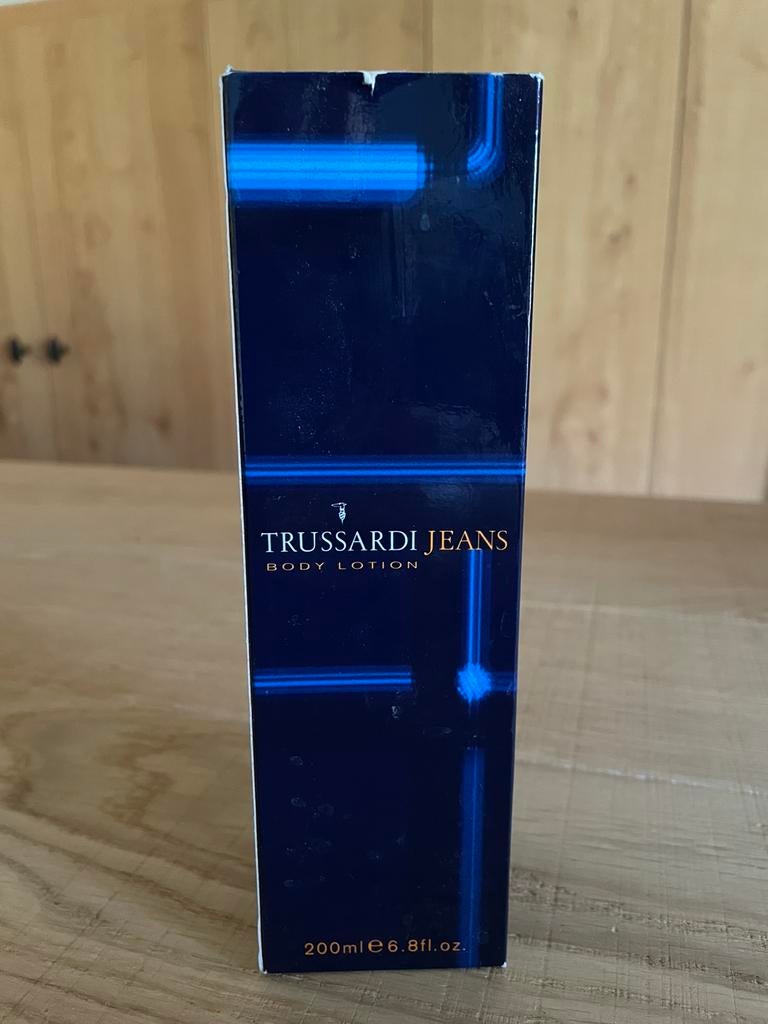 Trussardi Jeans body lotion, Handtassen en Accessoires, Ophalen of Verzenden, Nieuw, Bodylotion, Crème of Olie