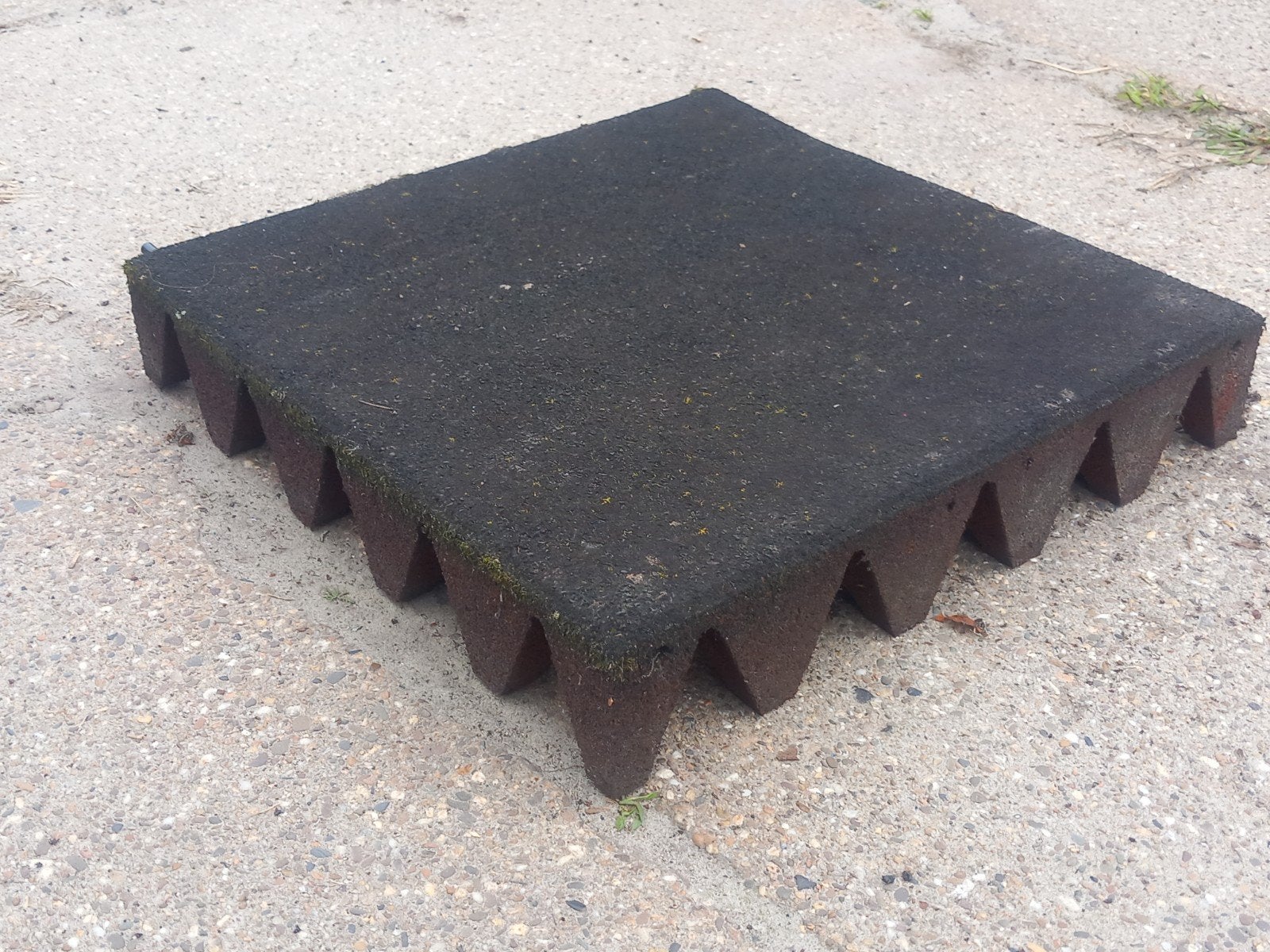 AANBIEDING: 343 Rubber tegels 50x50x9. Van €4,90 nu €4,50, Stalling