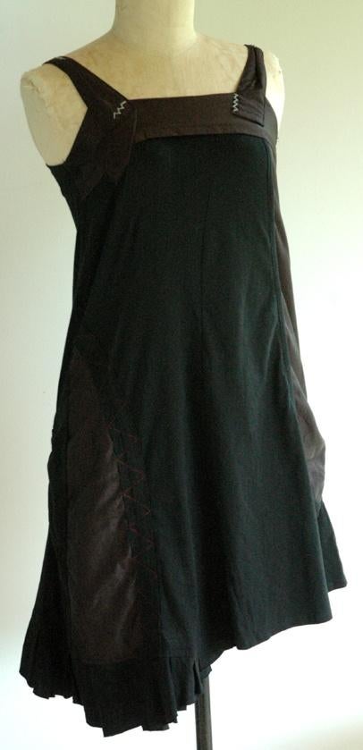SOGGO - Robe noire, coutures rouges - T.2, Kleding | Dames, Maat 38/40 (M), Soggo, Zwart, Ophalen of Verzenden
