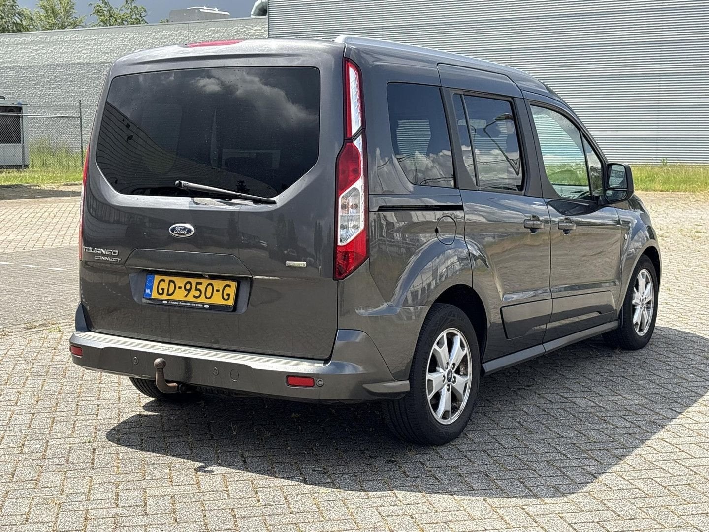 Ford Tourneo Connect Compact 1.0 Titanium | Climate | Cruise, Autos, Ford, Argent ou Gris, Achat, 129 g/km, Entreprise