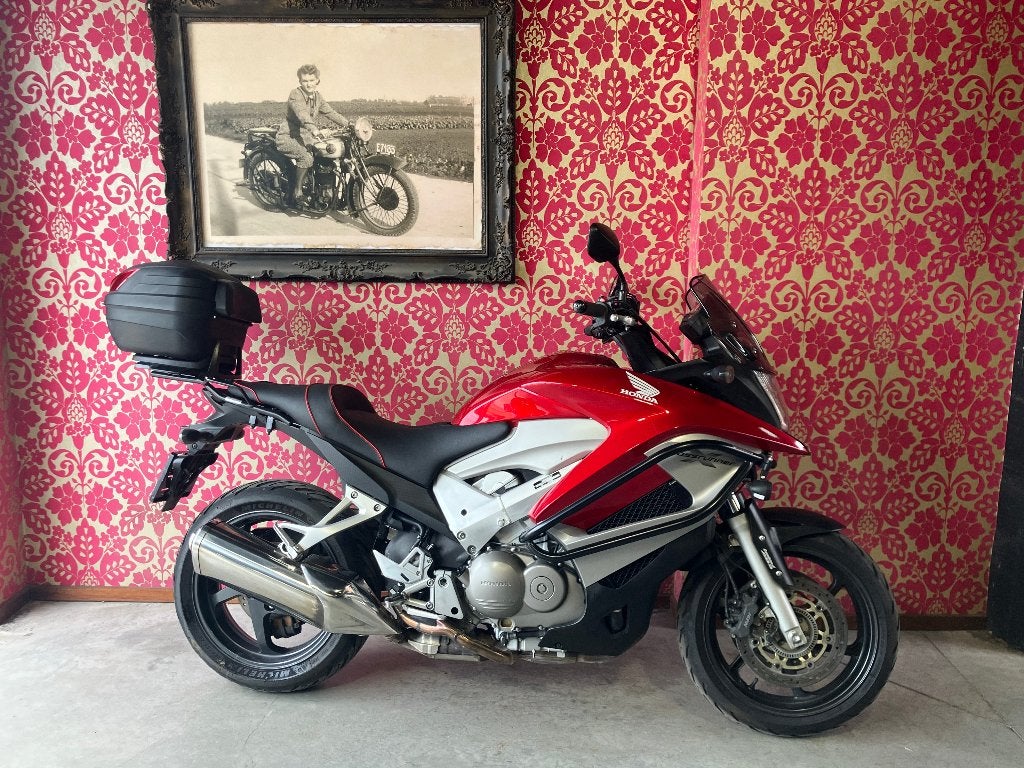 Honda VFR800X crossrunner 29000 km réduits avec garantie, Motos, Permis Moto A, Tourisme, Entreprise, Occasion