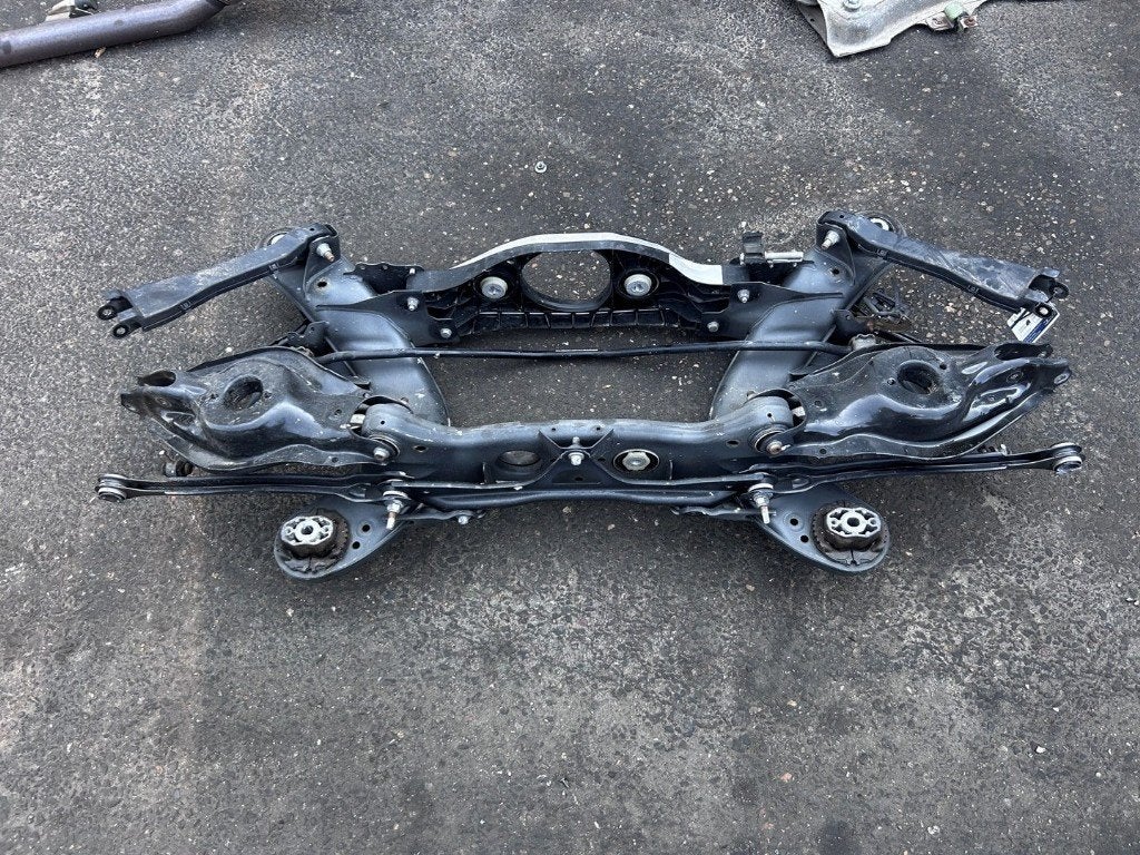 ESSIEU ARRIÈRE AWD C (W206) (|A2063509607|A2063504106|), Mercedes-Benz, Utilisé, Dialog.mb@mercedes-benz.com, Mercedes-Benz AG