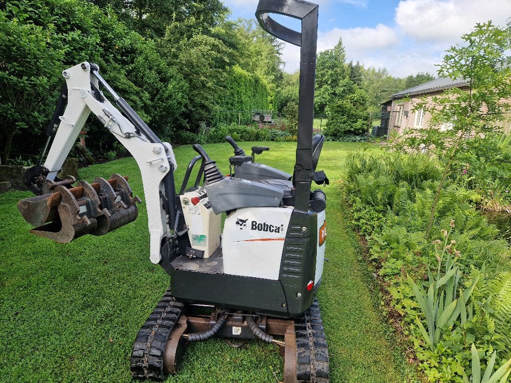 mini-pelle Bobcat E10, Enlèvement