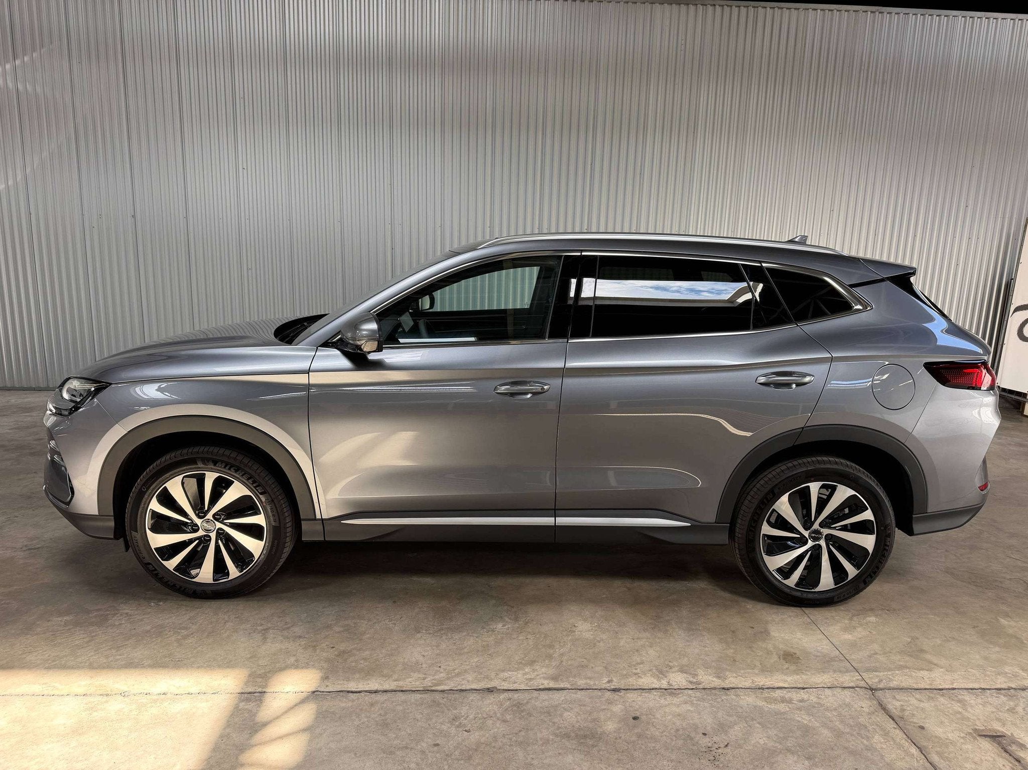 BYD SEAL U DM-i Boost PHEV Leder Pano NEW 0 KM 6j fabriekswa, Auto's, Seal U, 4 cilinders, Leder, 5 zetels
