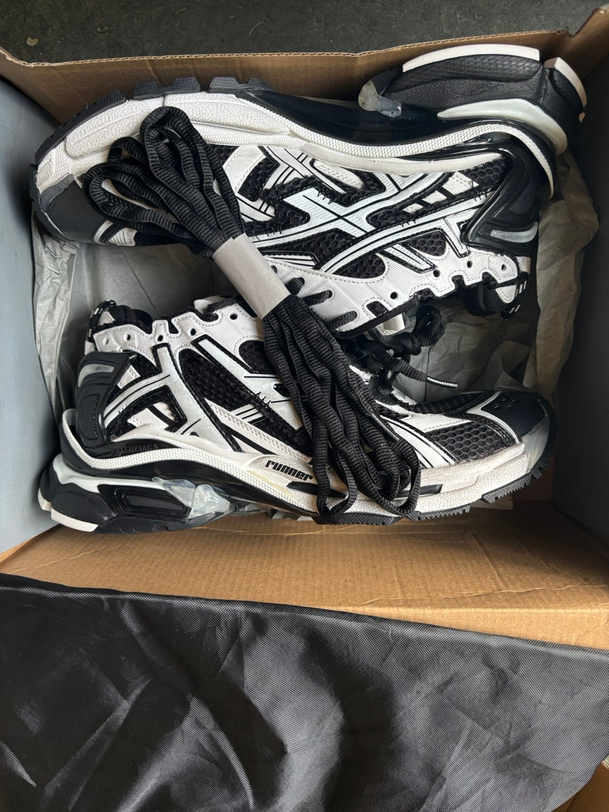 Balenciaga runners, Vêtements | Hommes, Enlèvement ou Envoi, Comme neuf, Baskets, Noir