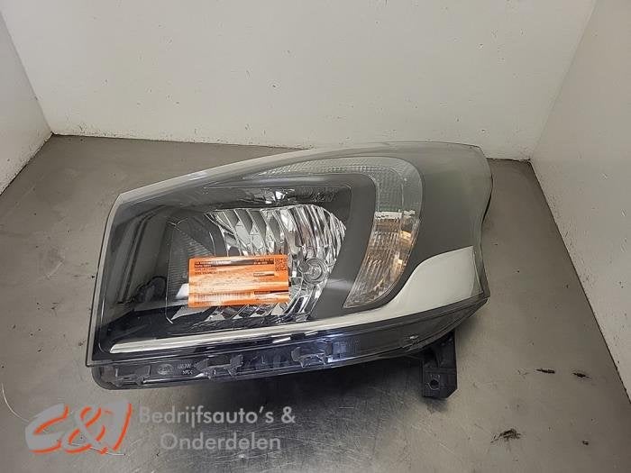 Phare gauche d'un Opel Vivaro, -, Opel, 3 mois de garantie, Utilisé