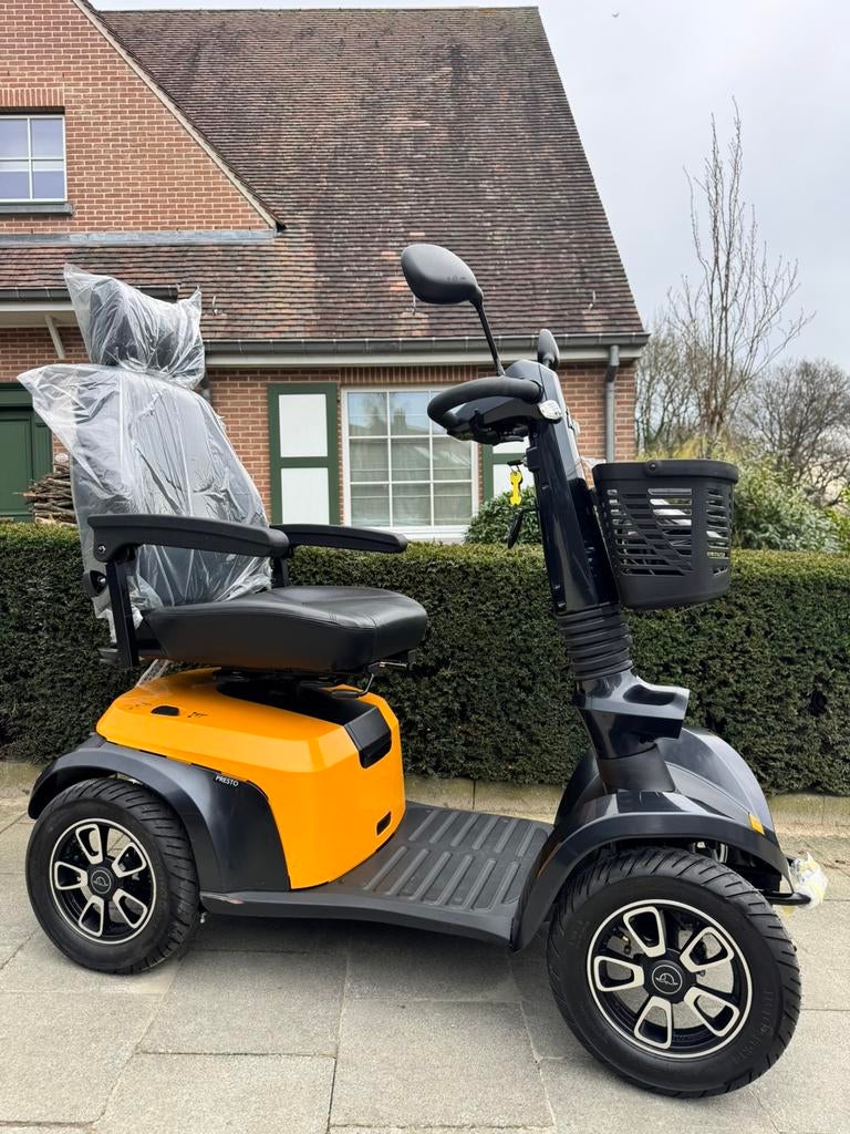 Zo goed als nieuw Scootmobiel L&M presto invalide scooter, Diversen, Ophalen of Verzenden, Inklapbaar, Zo goed als nieuw, Elektrische rolstoel