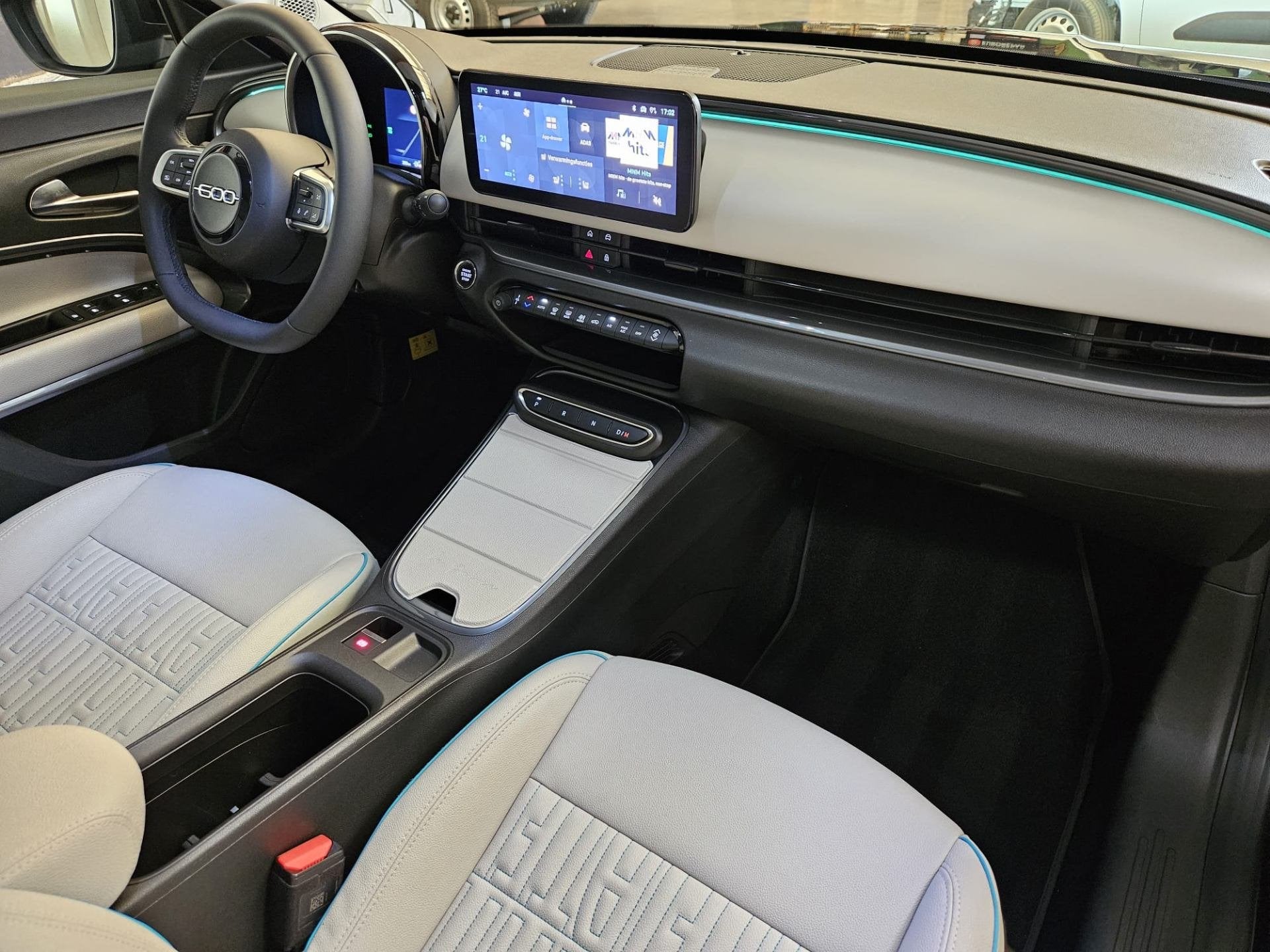 Fiat 600 La Prima Hybrid 110 pk - trekhaak (automatique), Cuir, Achat, Entreprise, Autres couleurs