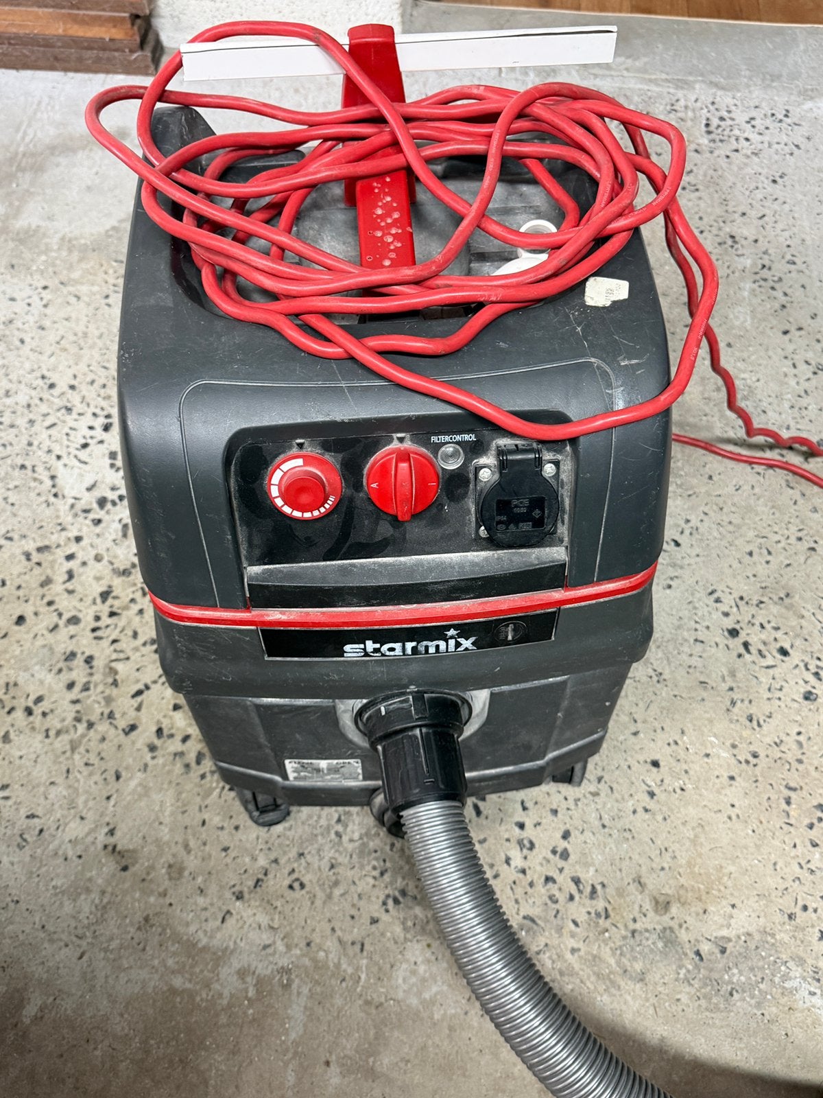 Aspirateur Starmix, Enlèvement