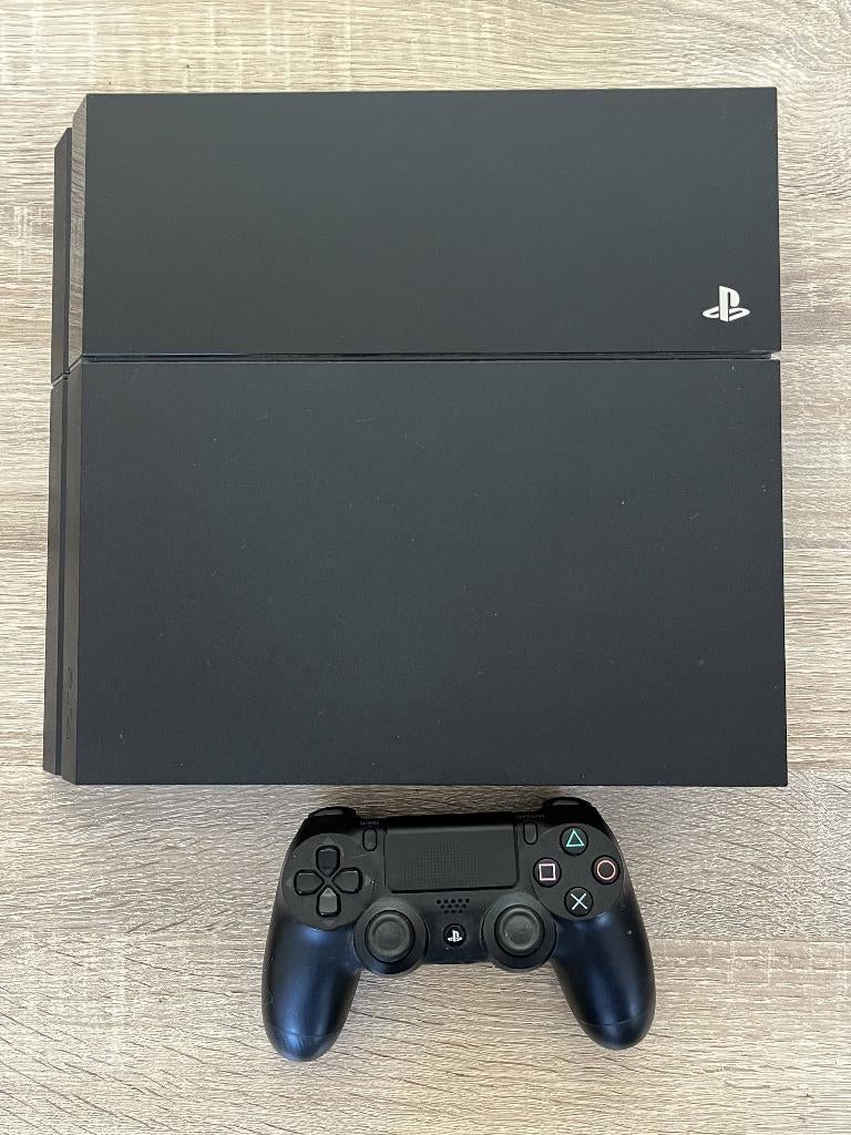 Playstation 4, 500GB, zwart, 1 controller, 8 games, Ophalen, Zo goed als nieuw, Overige genres, Vanaf 12 jaar