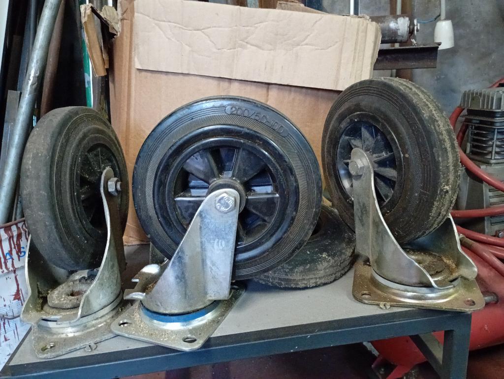 4 zwenk wielen, Doe-het-zelf en Bouw, Zwenkwielen, Ophalen, Gebruikt