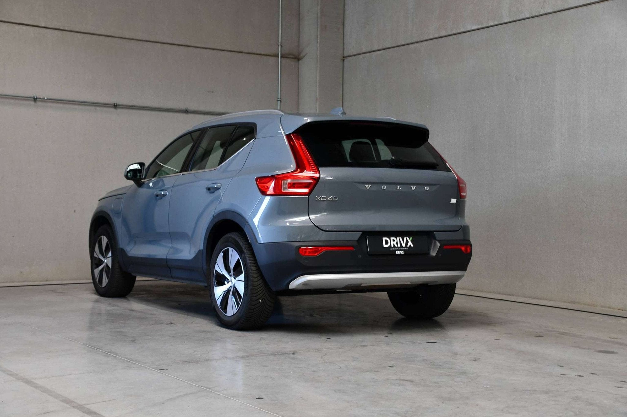 Volvo XC40 XC40 - T5 - PHEV - Plus Bright Design - Keyless -, Argent ou Gris, Achat, https://public.car-pass.be/vhr/281a15b1-f796-412c-b81e-c419fcd82193